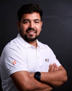 vyom-panchal-manager