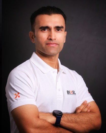 Portrait of Divya Soneji, Co-Founder of Bixel Design, specializing in brand strategy, creative direction, and design-led business solutions.